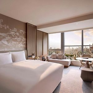 Grand Deluxe King Room